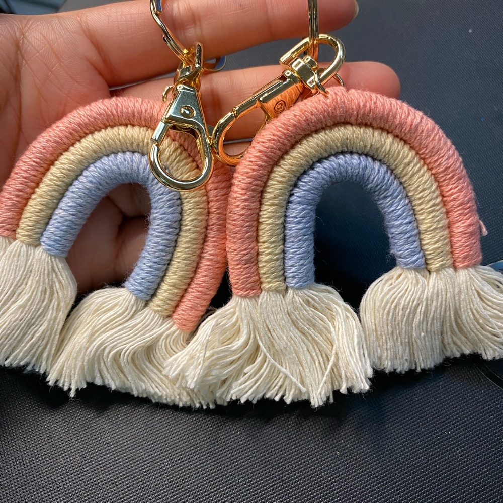2 pcs rainbow macrame keychain